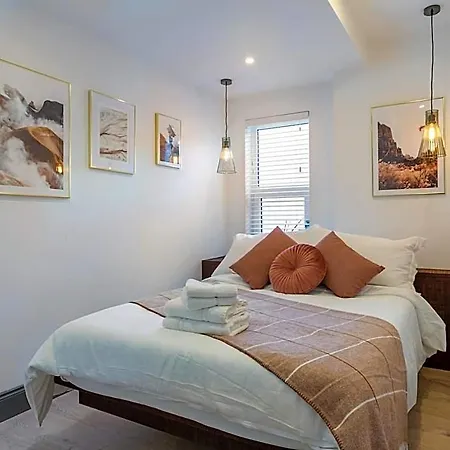 Macs Townhouse Dungarvan Szálloda 4*