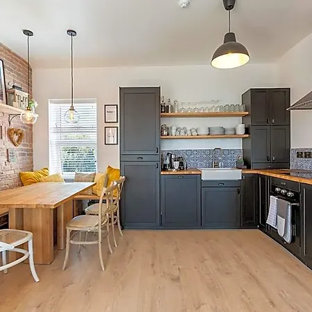 Macs Townhouse Dungarvan Ξενοδοχείο 4*